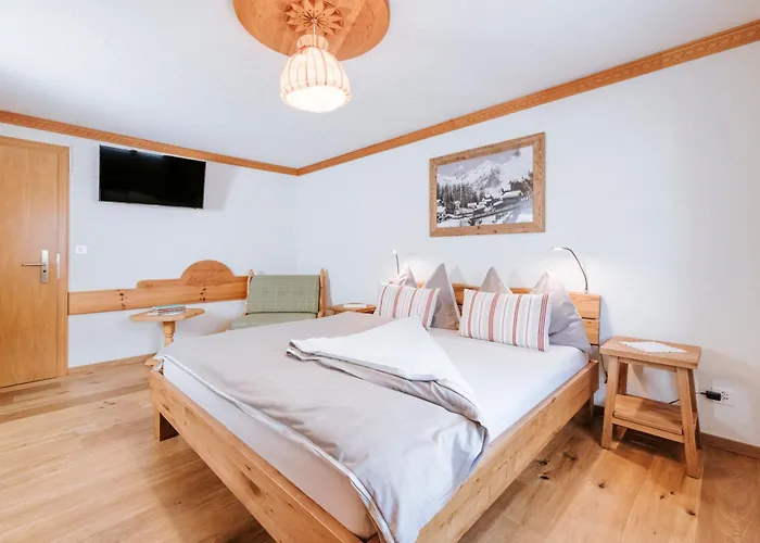 Alpenhotel Zur Wildi Lauchernalp ホテル 3*
